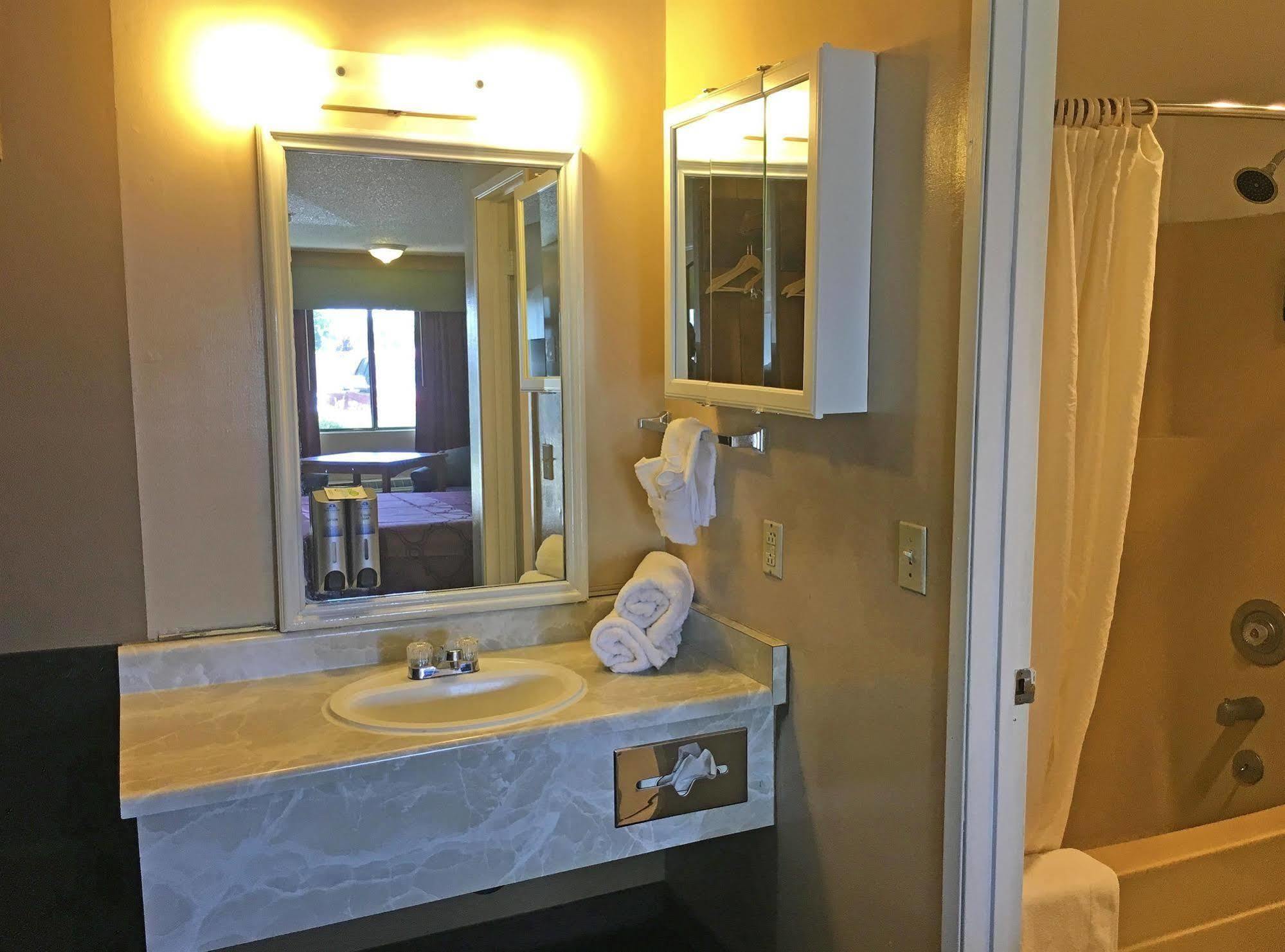 Americas Best Value Inn - Carson City Ngoại thất bức ảnh